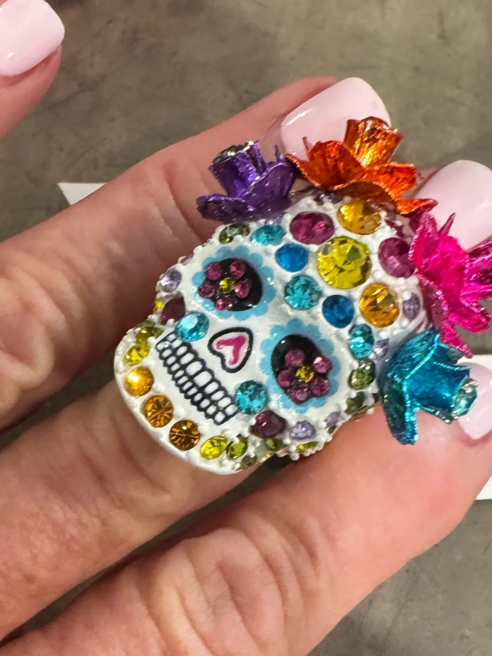 FUN Multicolor Skull Decorative Ring w/stretchy band so OSFM! Spooky season 💀